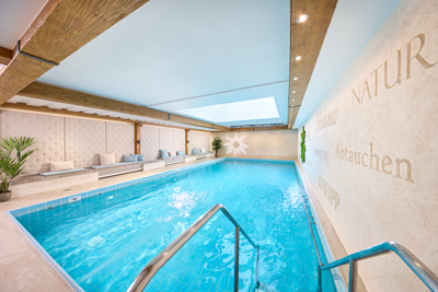 Aufnahme vom Indoorpool des Hotels